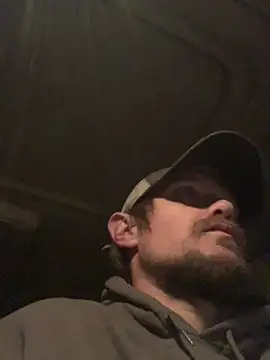 Snapshot of Midwestalpha chatting on 02-05-26, 12:04 Midwestalpha online show from 02-05-26, 12:04