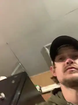 Snapshot of Midwestalpha chatting on 03-02-26, 10:44 Midwestalpha online show from 03-02-26, 10:44