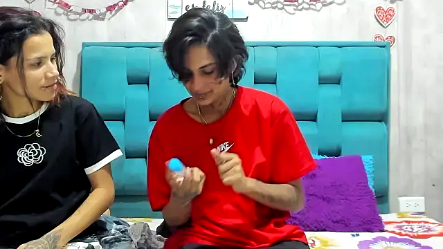 chicamir22 online show from 09-12-25, 12:33