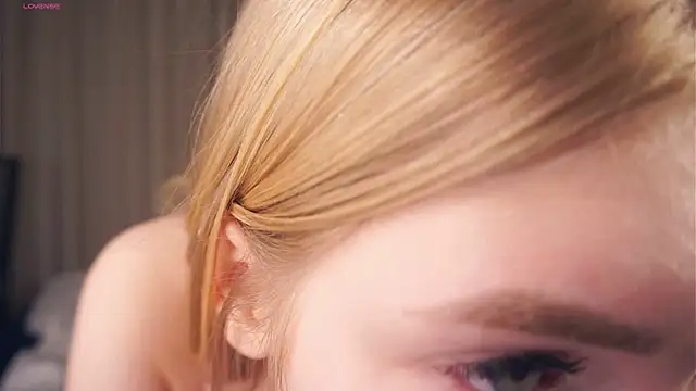 EllenReeves online show from 03-09-25, 03:38