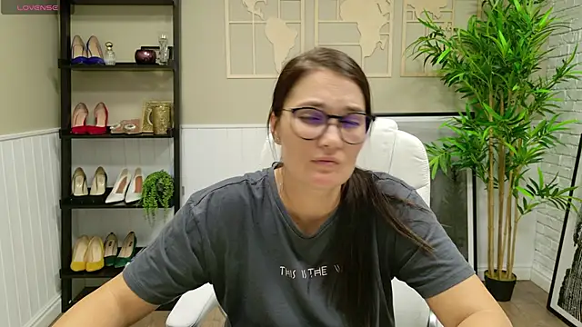 SelineSole online show from 09-09-25, 04:50