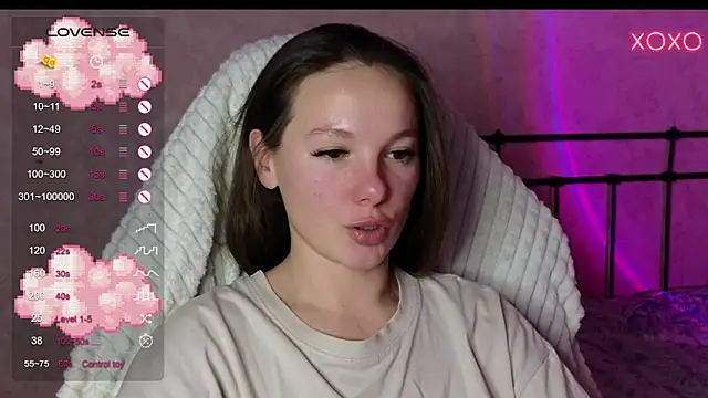 Snapshot of lil_luna_x chatting on 12-03-24, 05:55 lil luna x online show from 12-03-24, 05:55