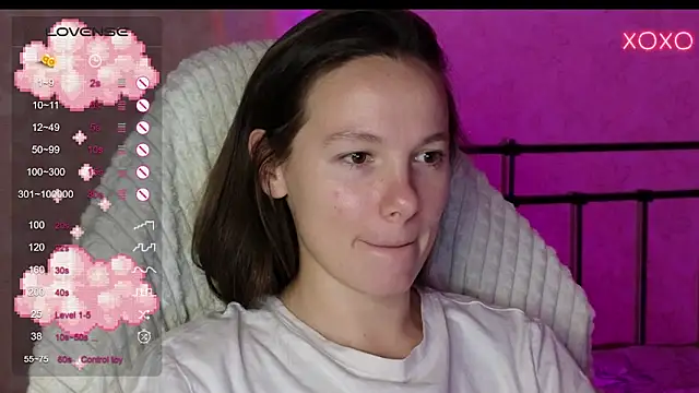 Snapshot of lil_luna_x chatting on 12-08-24, 07:54 lil luna x online show from 12-08-24, 07:54