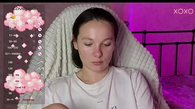 Snapshot of lil_luna_x chatting on 12-09-24, 05:08 lil luna x online show from 12-09-24, 05:08