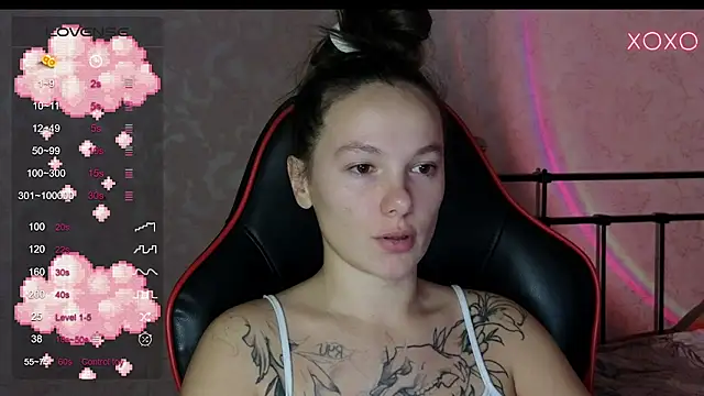 Snapshot of lil_luna_x chatting on 12-13-24, 05:21 lil luna x online show from 12-13-24, 05:21