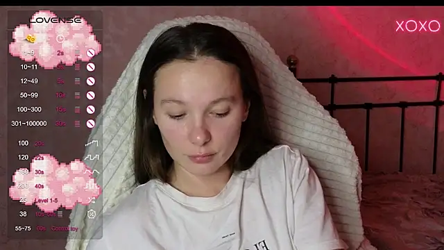 Snapshot of lil_luna_x chatting on 12-15-24, 05:10 lil luna x online show from 12-15-24, 05:10