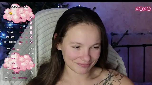 Snapshot of lil_luna_x chatting on 12-23-24, 05:00 lil luna x online show from 12-23-24, 05:00