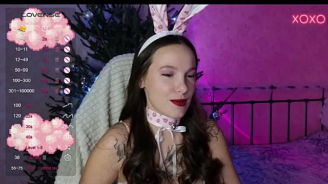 Snapshot of lil_luna_x chatting on 12-24-24, 05:13 lil luna x online show from 12-24-24, 05:13