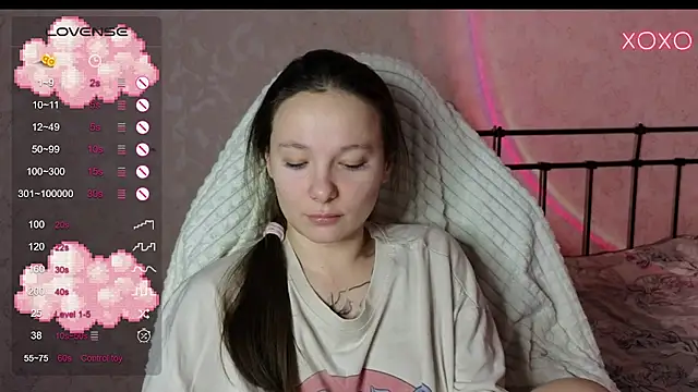 Snapshot of lil_luna_x chatting on 01-17-25, 04:26 lil luna x online show from 01-17-25, 04:26