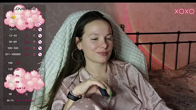 Snapshot of lil_luna_x chatting on 01-20-25, 02:03 lil luna x online show from 01-20-25, 02:03