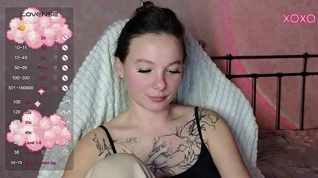 Snapshot of lil_luna_x chatting on 02-13-25, 06:59 lil luna x online show from 02-13-25, 06:59