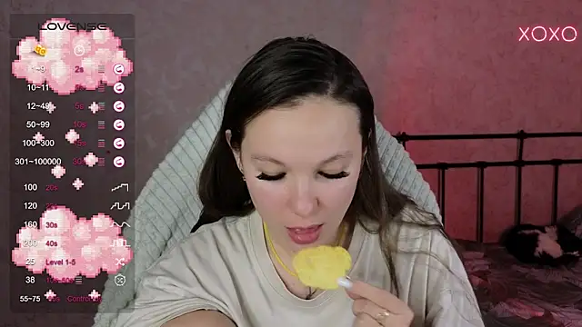 Snapshot of lil_luna_x chatting on 02-26-25, 07:05 lil luna x online show from 02-26-25, 07:05