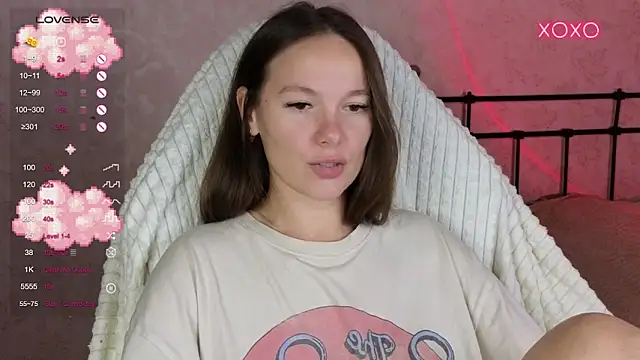 Snapshot of lil_luna_x chatting on 09-21-25, 09:27 lil luna x online show from 09-21-25, 09:27