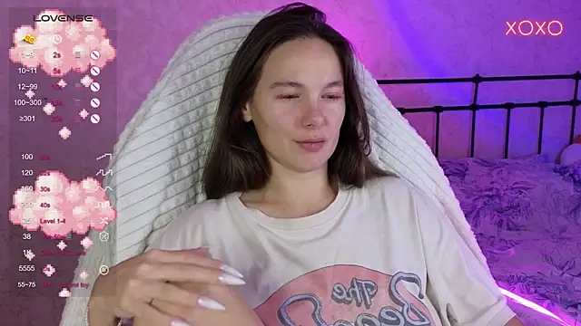 Snapshot of lil_luna_x chatting on 10-07-25, 08:50 lil luna x online show from 10-07-25, 08:50