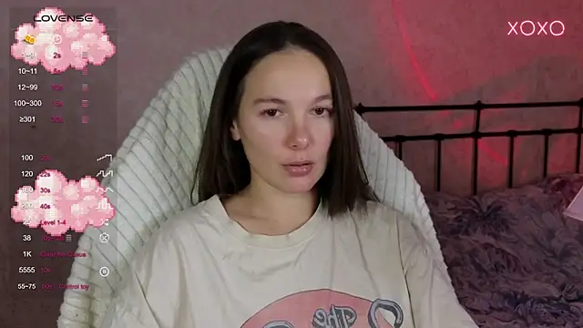 Snapshot of lil_luna_x chatting on 10-17-25, 09:50 lil luna x online show from 10-17-25, 09:50