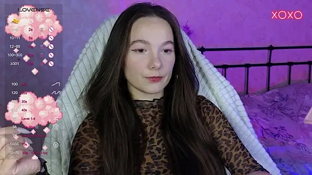 Snapshot of lil_luna_x chatting on 10-26-25, 12:55 lil luna x online show from 10-26-25, 12:55