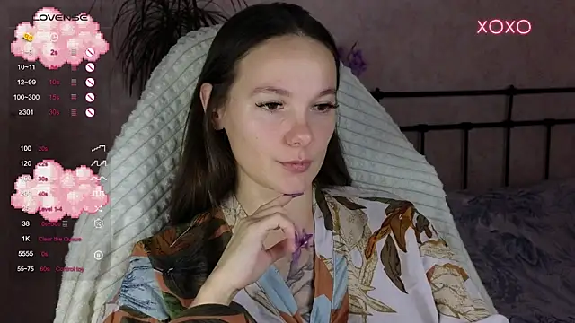 Snapshot of lil_luna_x chatting on 11-13-25, 10:30 lil luna x online show from 11-13-25, 10:30