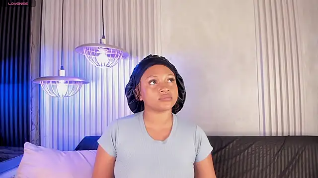 Aluna sweet online show from 02-12-25, 10:15