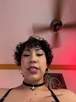 ZahaRoseee online show from 04-23-26, 04:46