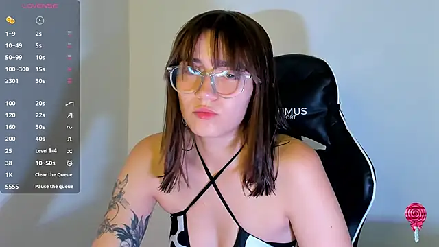 Snapshot of _alicerosse2 chatting on 12-02-24, 11:51 alicerosse2 online show from 12-02-24, 11:51