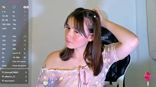 Snapshot of _alicerosse2 chatting on 12-06-24, 01:29 alicerosse2 online show from 12-06-24, 01:29