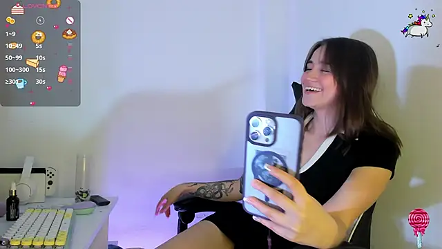 Snapshot of _alicerosse2 chatting on 01-29-25, 10:11 alicerosse2 online show from 01-29-25, 10:11