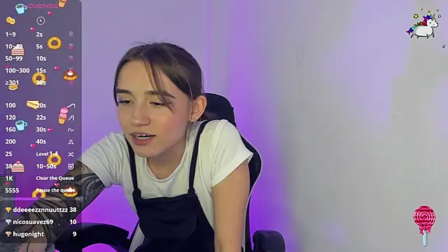 Snapshot of _alicerosse2 chatting on 03-12-25, 01:47 alicerosse2 online show from 03-12-25, 01:47