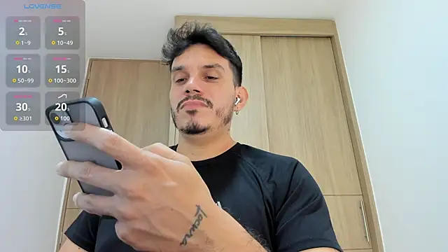 alejandro stark online show from 10-29-25, 04:04