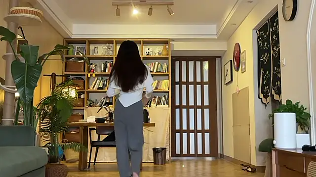 Snapshot of grandeeney chatting on 11-05-25, 02:33 grandeeney online show from 11-05-25, 02:33