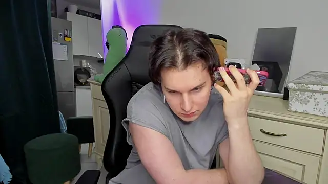 Vincent Strong online show from 04-24-26, 10:18