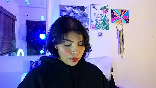 Snapshot of GigiiStone chatting on 10-27-25, 10:03 GigiiStone online show from 10-27-25, 10:03