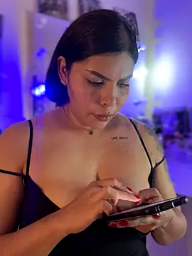 Snapshot of GigiiStone chatting on 10-29-25, 11:17 GigiiStone online show from 10-29-25, 11:17