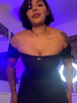 Snapshot of GigiiStone chatting on 11-05-25, 09:48 GigiiStone online show from 11-05-25, 09:48