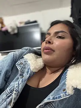 Snapshot of GigiiStone chatting on 11-18-25, 11:26 GigiiStone online show from 11-18-25, 11:26