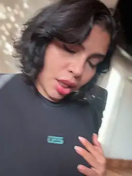 Snapshot of GigiiStone chatting on 11-29-25, 10:02 GigiiStone online show from 11-29-25, 10:02