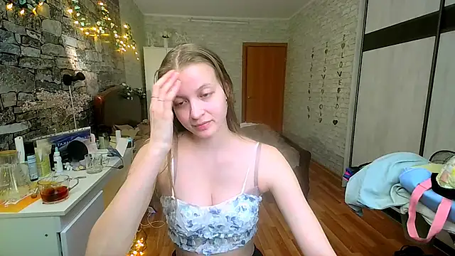 Snapshot of __Aphrodita__wow__ chatting on 04-29-26, 01:37 Aphrodita wow online show from 04-29-26, 01:37