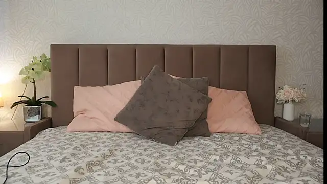 Snapshot of honeyed_poison chatting on 11-27-25, 10:39 honeyed poison online show from 11-27-25, 10:39