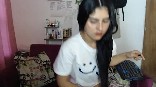 Snapshot of Nathacha chatting on 02-08-25, 11:02 Nathacha online show from 02-08-25, 11:02