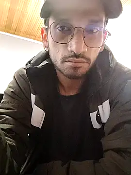 Snapshot of Andres_ramsey chatting on 09-11-25, 04:18 Andres ramsey online show from 09-11-25, 04:18