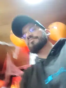 Snapshot of Andres_ramsey chatting on 10-28-25, 01:09 Andres ramsey online show from 10-28-25, 01:09