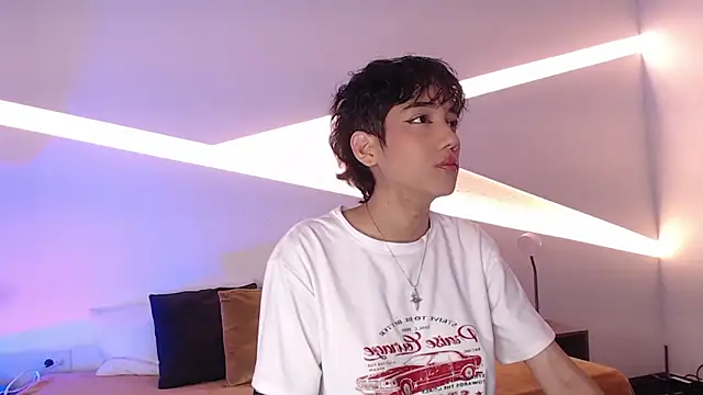 hot little bunny online show from 02-20-25, 08:14