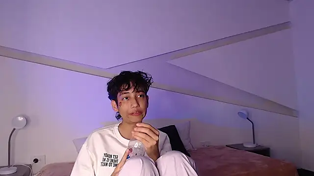 hot little bunny online show from 03-01-25, 12:28