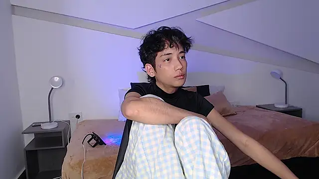 hot little bunny online show from 03-02-25, 12:31