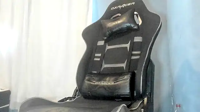 Snapshot of Novin18RJ chatting on 02-12-25, 07:24 Novin18RJ online show from 02-12-25, 07:24