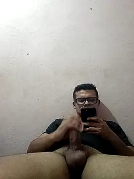 Snapshot of Novin18RJ chatting on 02-16-25, 06:10 Novin18RJ online show from 02-16-25, 06:10