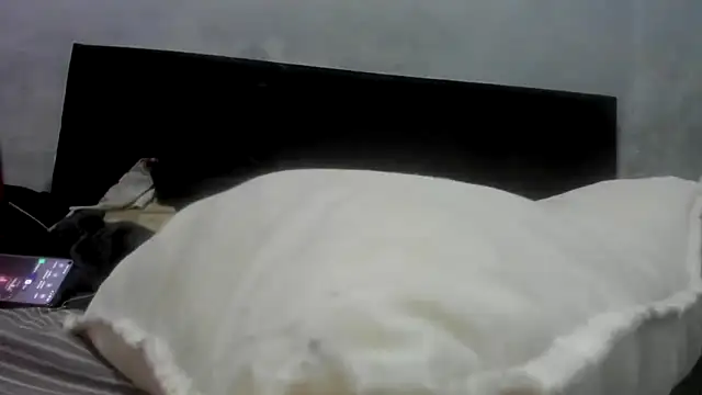 Snapshot of Novin18RJ chatting on 10-09-25, 01:09 Novin18RJ online show from 10-09-25, 01:09