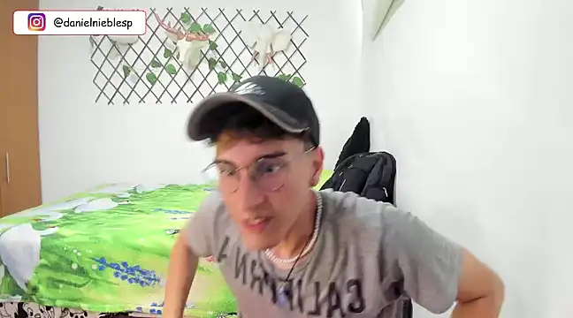 Snapshot of Jackson_Careyy chatting on 01-08-25, 07:13 Jackson Careyy online show from 01-08-25, 07:13