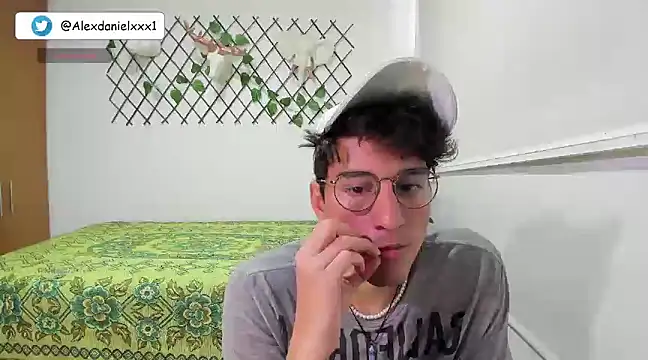 Snapshot of Jackson_Careyy chatting on 02-21-25, 07:43 Jackson Careyy online show from 02-21-25, 07:43