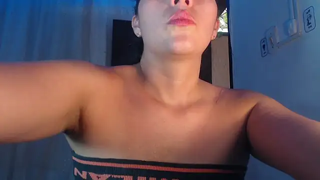 DaMikaela  online show from 01-18-25, 06:32