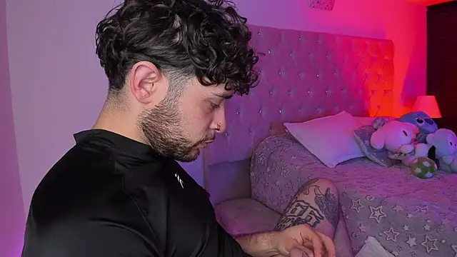 AbbyAndChris2 online show from 04-21-26, 08:53